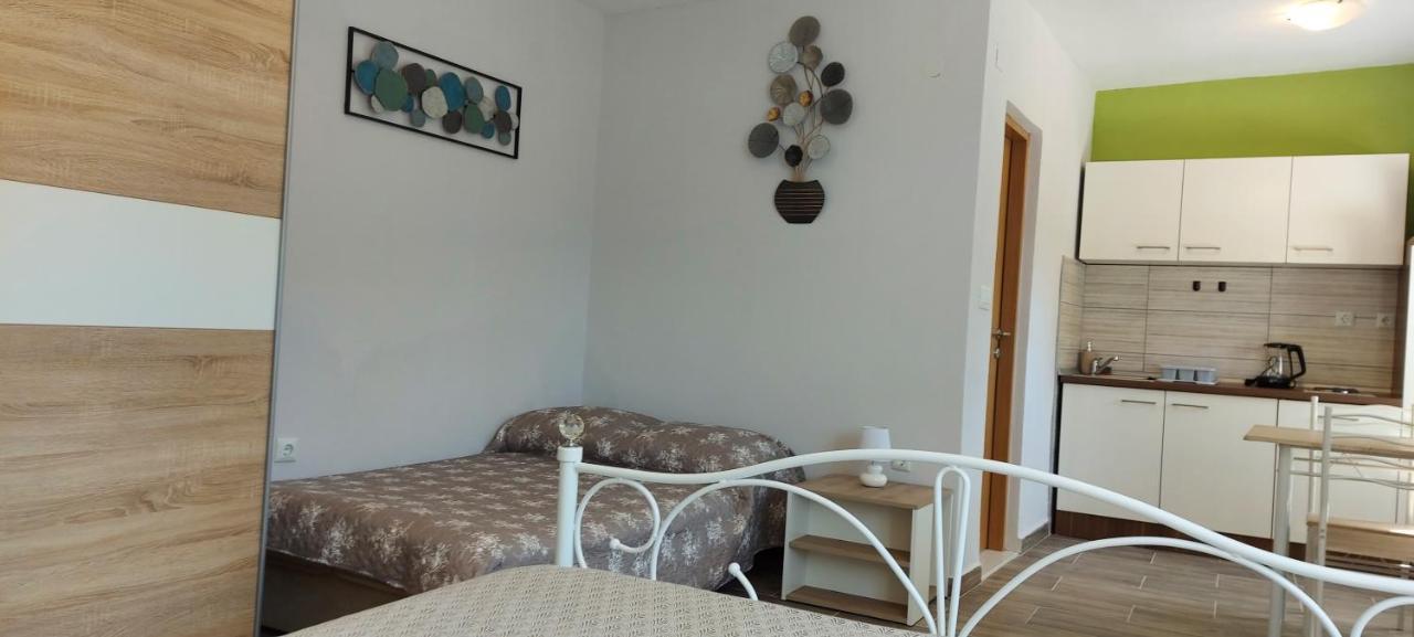 Studio Apartment Palmira Ližnjan المظهر الخارجي الصورة